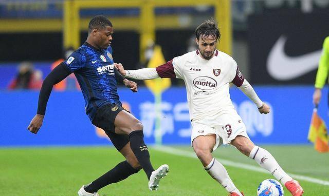 热那亚战胜萨索洛,实现赛季首胜 热那亚战胜萨索洛,实现赛季首胜