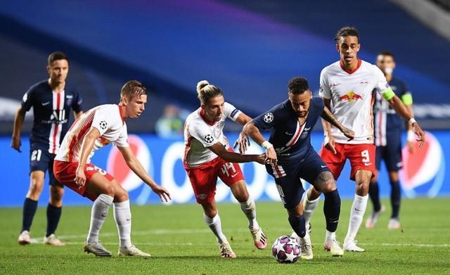 国际足坛女子比赛上演精彩战局，球队实力有所波动