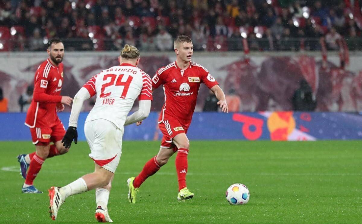 九游体育亚洲官网-美因茨球队备战下一场比赛，全员投入