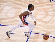 迪松队在比赛中实力出众，夺取三分