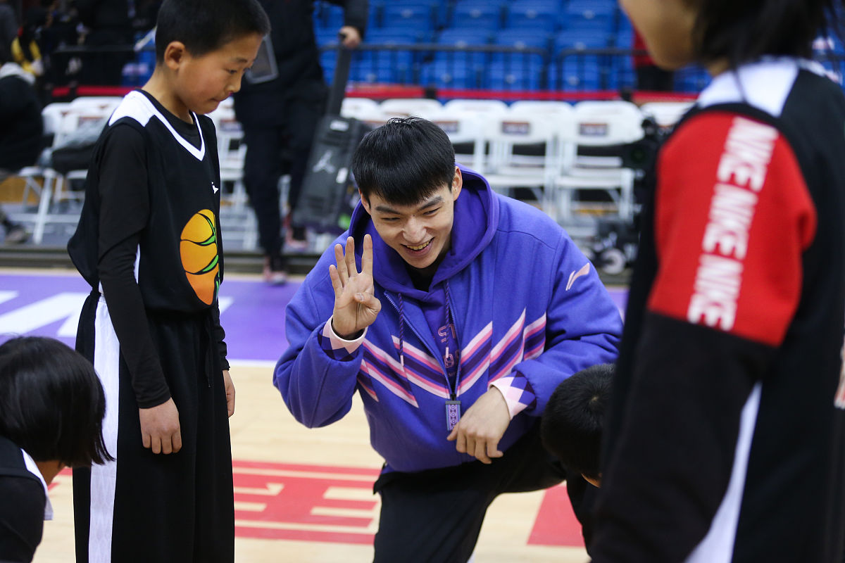 九游体育中国官网-运动员在场上表现出色得到赞誉