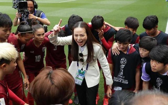 泰国女子足球盛事披露竞技力 泰国女子足球盛事披露竞技力