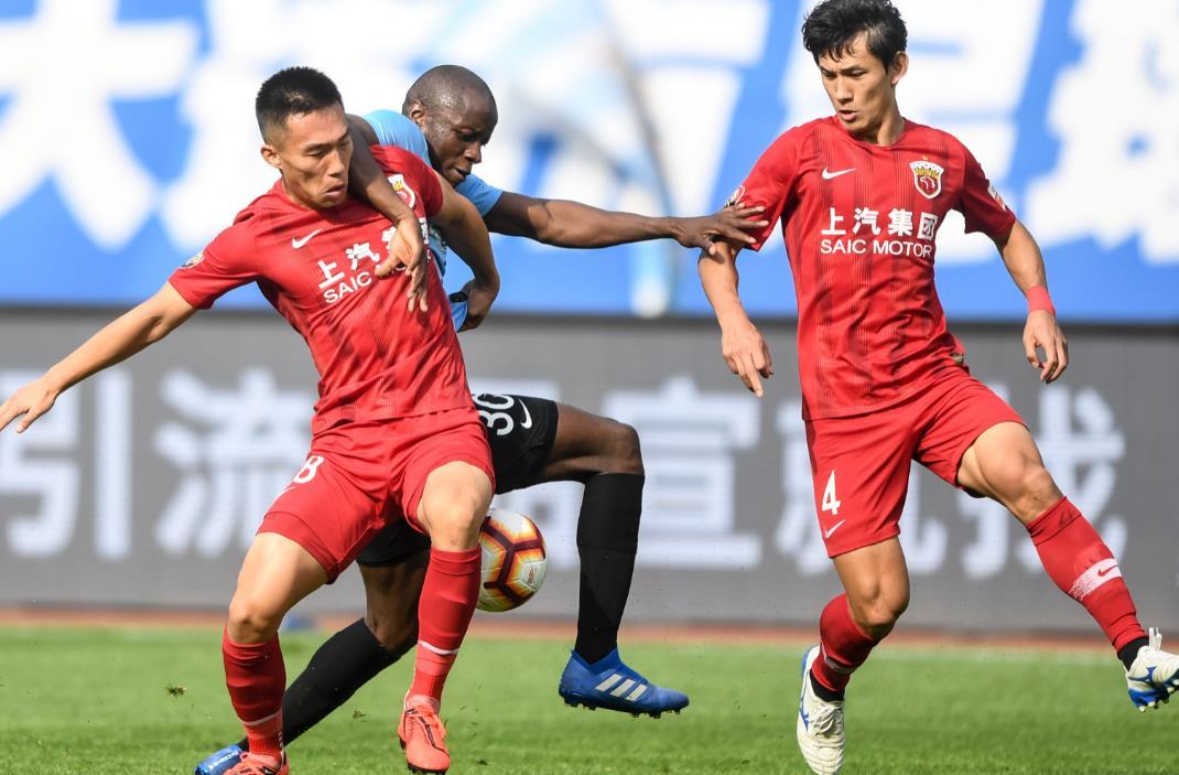 关于上港客场告负，冲击亚冠名额之路扑朔迷离的信息