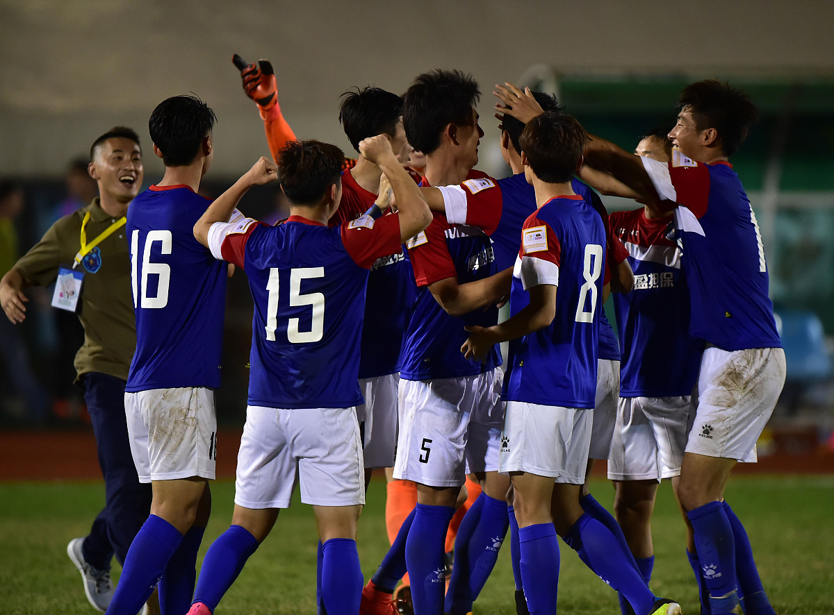 关于足球强队迎来胜利,晋级冠军赛在望的信息 关于足球强队迎来胜利,晋级冠军赛在望的信息