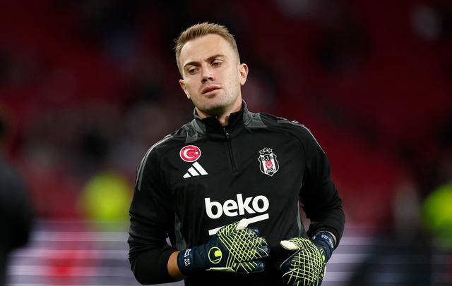 -阿贾克斯中场成功衔接进攻，球队传球组织更加流畅的简单介绍