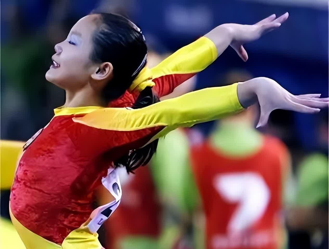 泰国体操选手勇夺第一,为国争光 泰国体操选手勇夺第一,为国争光