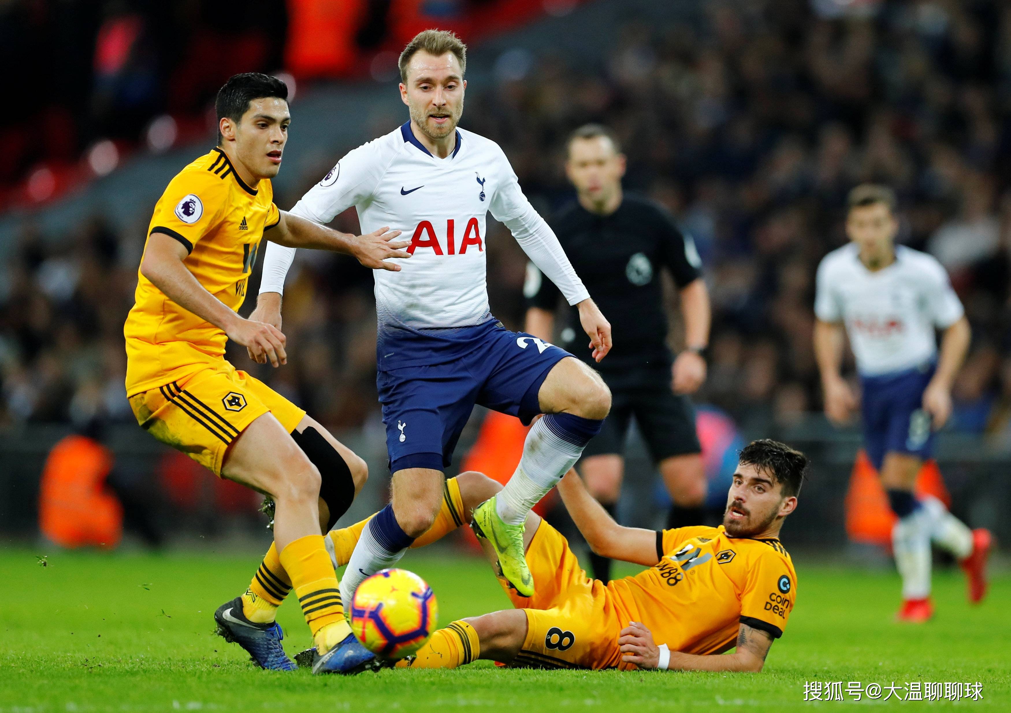 包含伯恩茅斯主场遭遇失利，难以取胜的词条