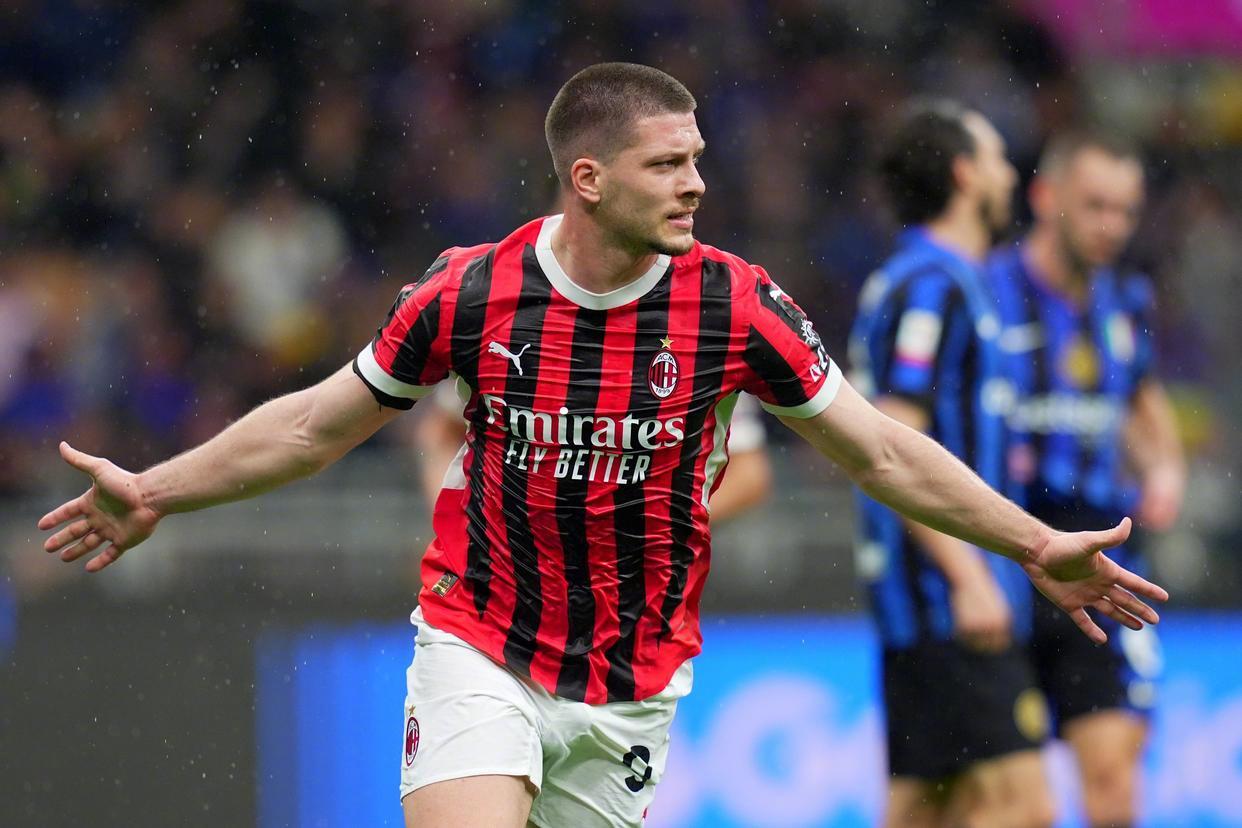 曼城成功逆袭意大利AC米兰巨人